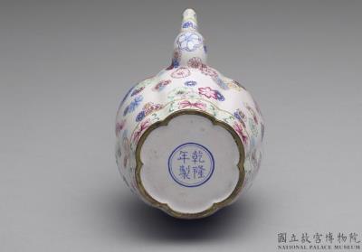 图片[3]-Copper pot with loop handle and encircled flower decoration in painted enamel, Qing dynasty, Qianlong reign (1736-1795)-China Archive